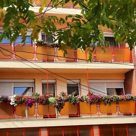 Lägenhet Emese Apartman *