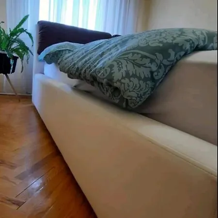 Lägenhet Emese Apartman Szeged